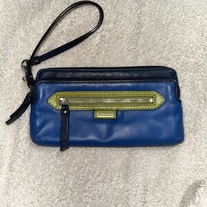 EUC Coach Daisy Spectator Wristlet/Wallet